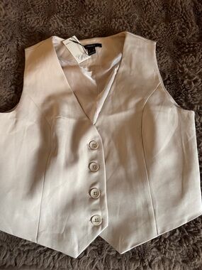 Forever 21 Cream vest M nwt cool